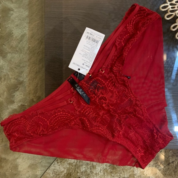 Women’secret red lace brief